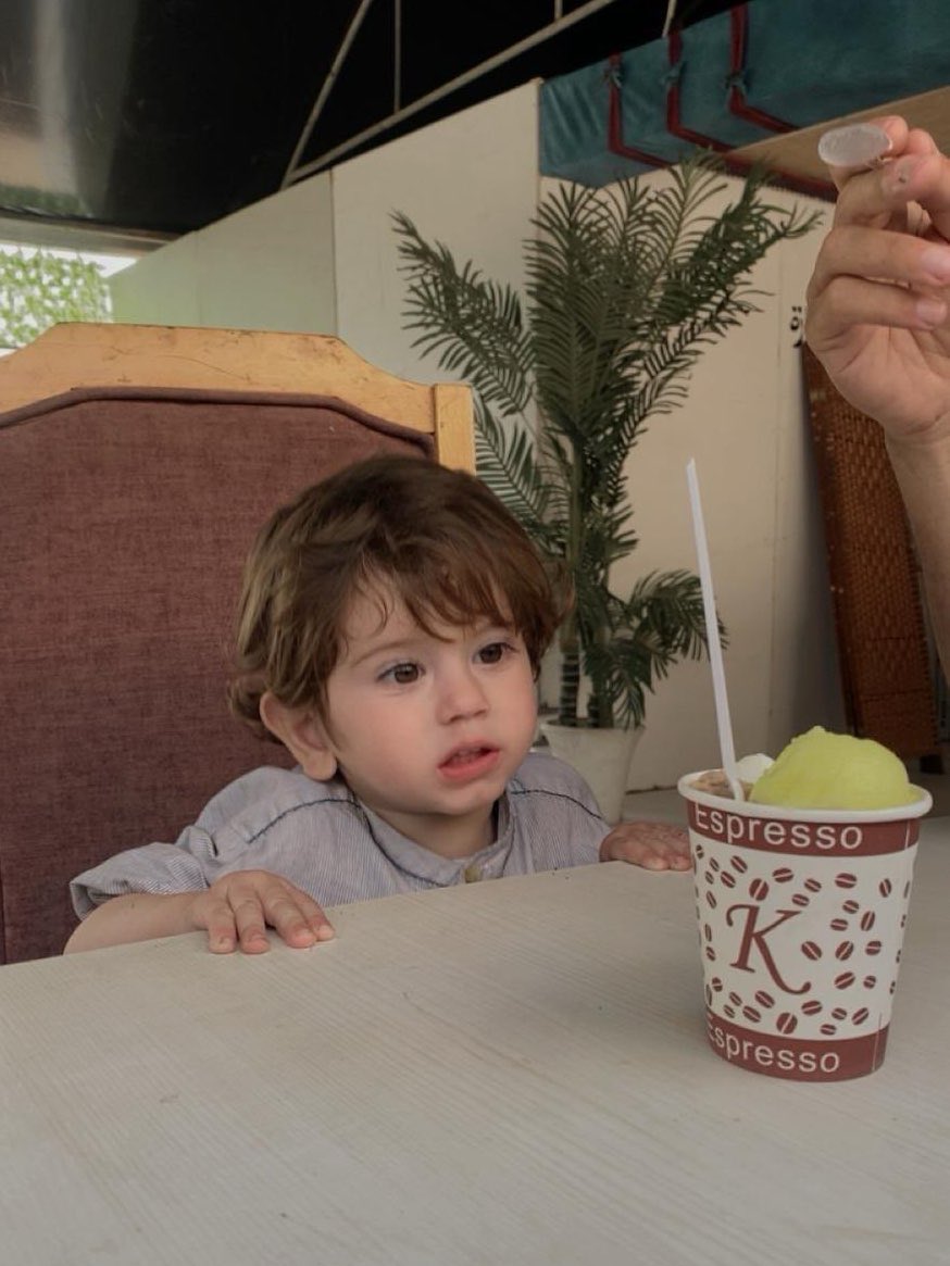 On the first day of Eid al-Adha, we couldn’t eat meat or buy chocolate,
but thank God, my son, my wife, and I shared a box of ice cream.
#EidAlAdha2025 
الحمدلله اقتداء لسنة النبي في جعل هذه الأيام أيام فرح 
تشاركنا علبة بوظة