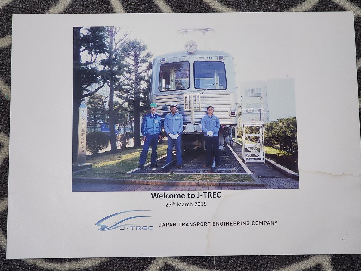 ketemu foto waktu diundang J-TREC ngeliat dalem pabriknya. 

Lumayan pengalaman ngeliat Shinkansen E7 lagi dibikin.