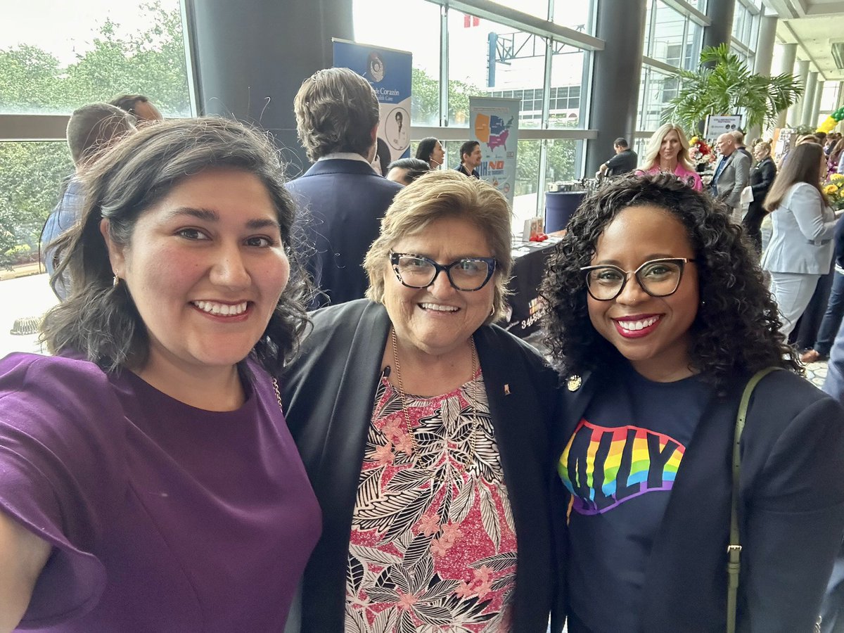 Harris County Clerk @teneshiaforhc attended the @houstonlgbtqchamber Luncheon to celebrate #PrideInBusiness &amp; celebrating 10 years of Marriage Equality. Let us continue to uplift and celebrate our LGBTQ+ individuals in business and beyond!

#hcco #harriscountyclerksoffice