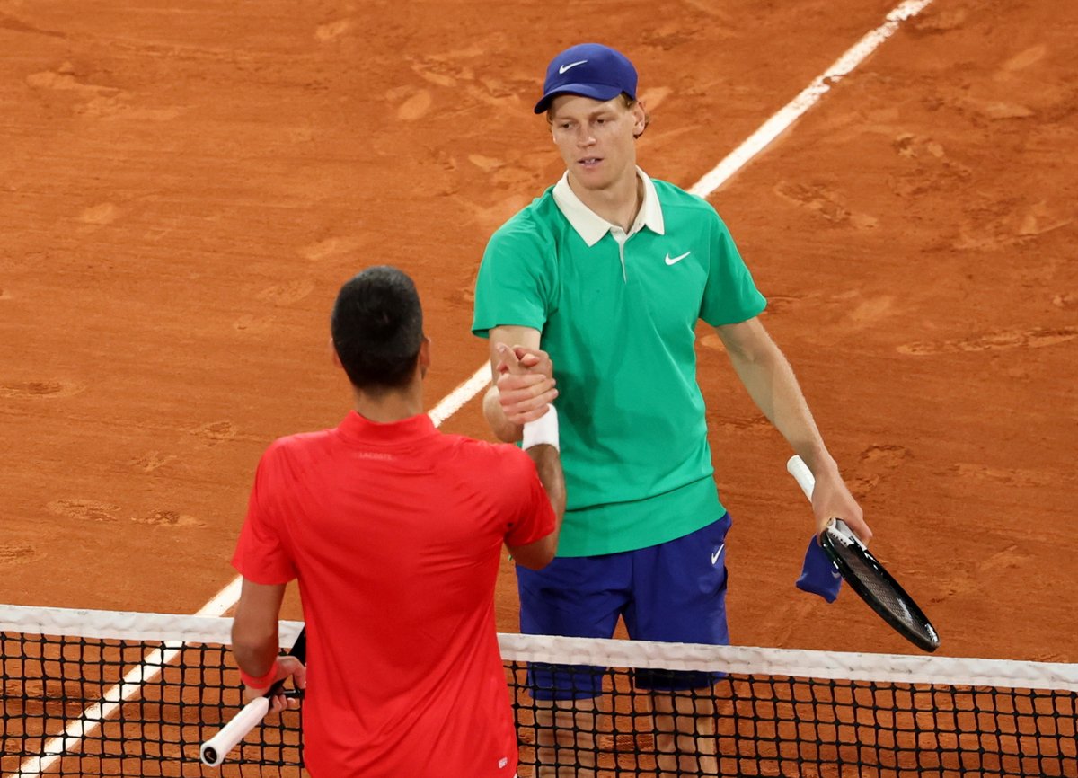 #NEWS - 🎾#Sinner batte #Djokovic in tre set e vola in finale a #Parigi
L'altoatesino trova #Alcaraz. #Musetti costretto al ritiro. #Paolini-#Errani si giocheranno il trofeo nel doppio femminile

#6giugno #Jannik #JannikSinner #RolandGarros #Paris