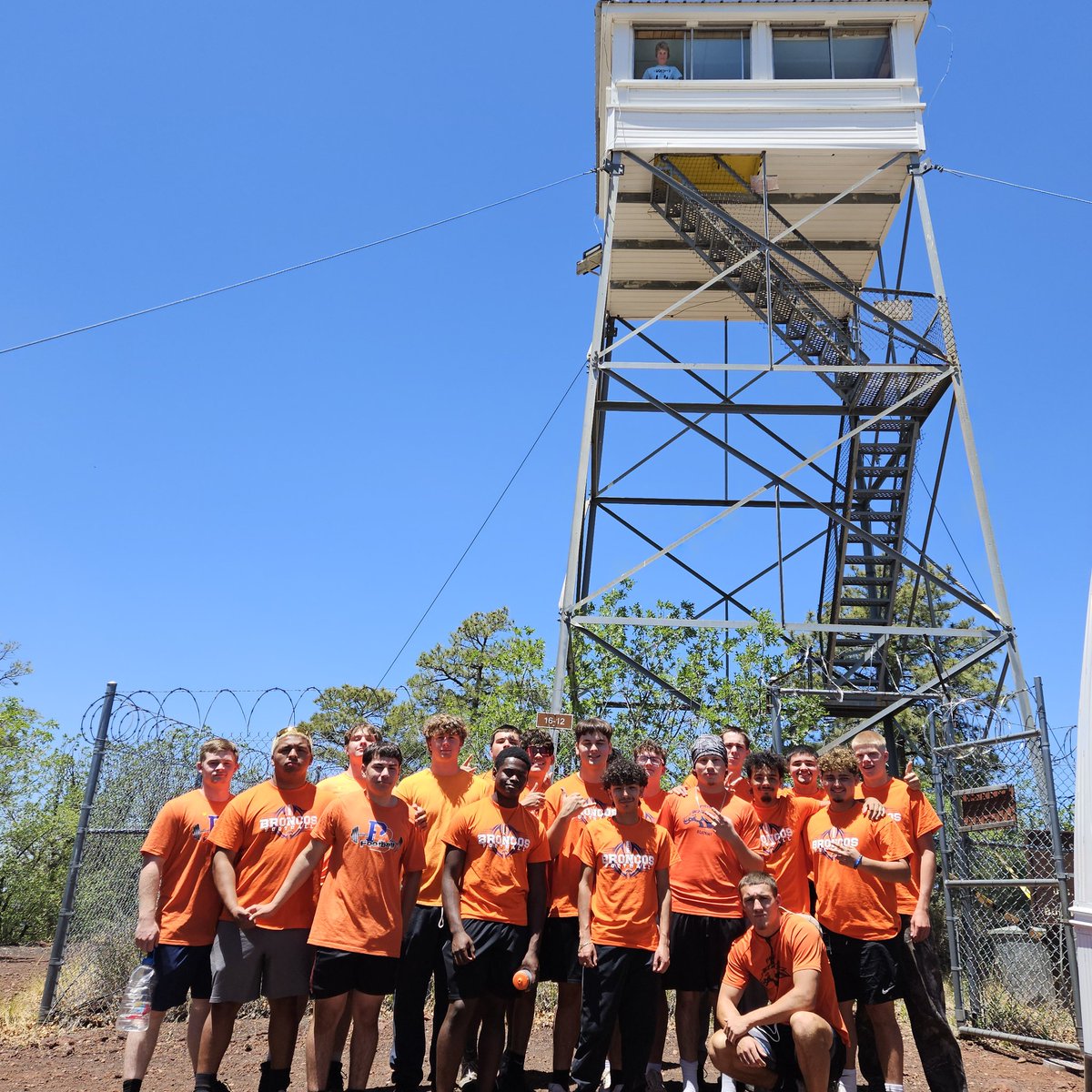 PBHS_FB's tweet image. Day 2 of Senior Leadership Camp- 7's & breakfast with Blue Ridge, supporting @PbhsV, & the Springer Mountain Lookout Tower @PBhighschool @PostonAthletics