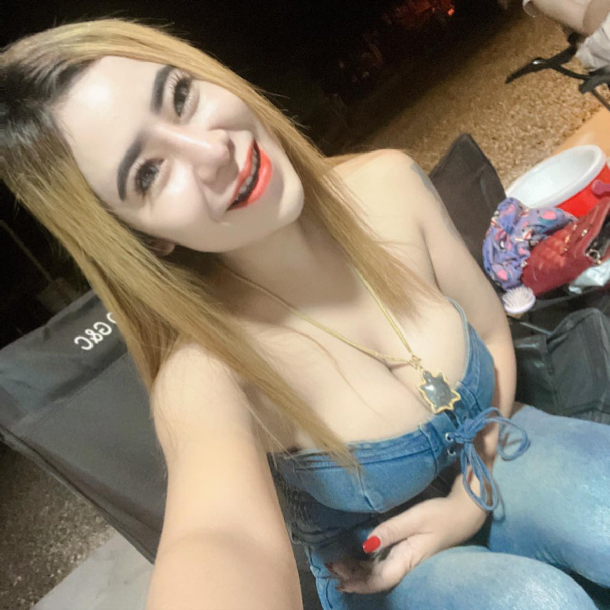 รู้ตัวว่าไม่เรียบร้อย…แต่พร้อมร้อยท่ามากนะ 👅💦
#แม่เลี้ยงเดี่ยว #โสดลุกติด #ชอบคนสูงวัย 🥰 #ธุรกิจส่วนตัว