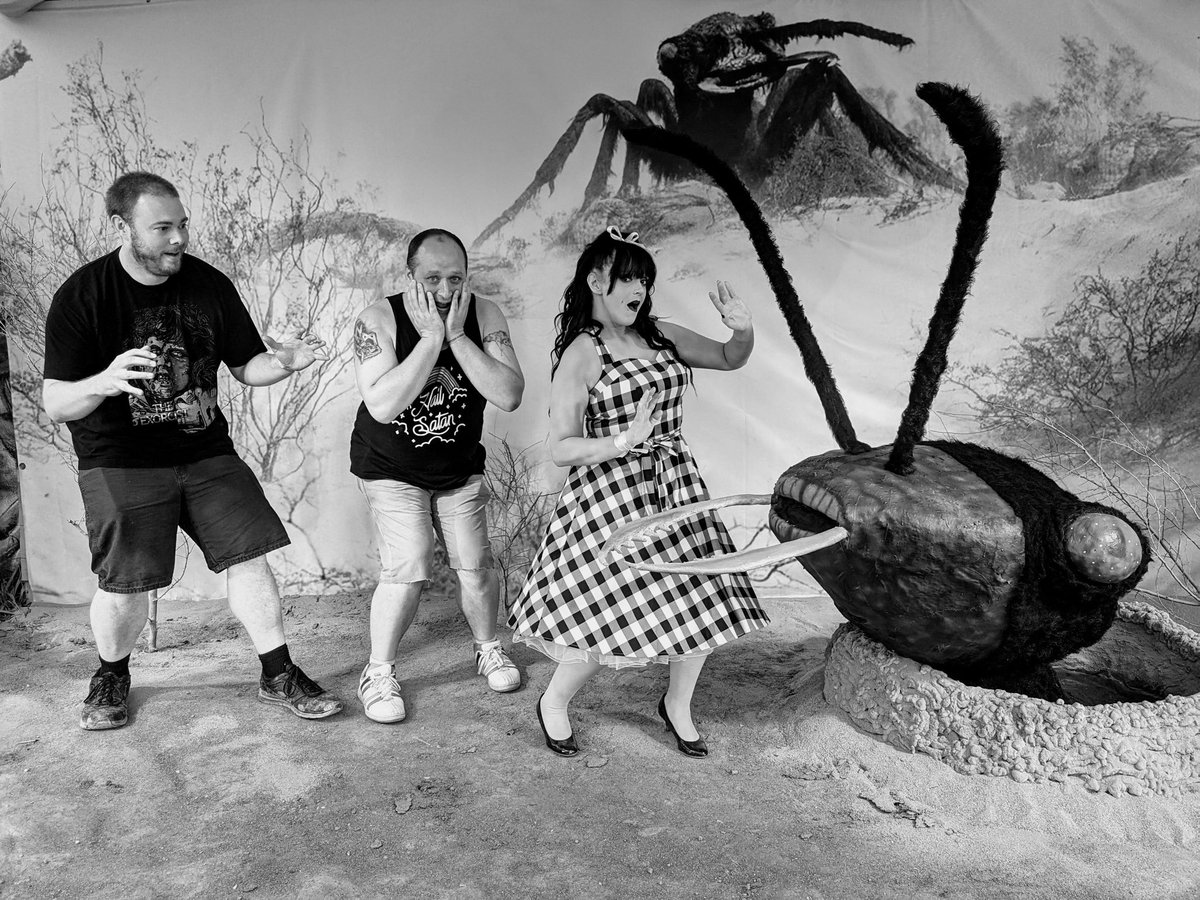 todmonsta (@todmonsta) on Twitter photo Fun Fact: They played Them at the last night of the first Jamboree and they had an amazing photo op set up 🧡 <a href="/kinky_horror/">Diana “Darcy the Mail Girl” Prince 🤠💌</a> #TheLastDriveIn #MutantFam Fun Fact: They played Them at the last night of the first Jamboree and they had an amazing photo op set up 🧡 <a href="/kinky_horror/">Diana “Darcy the Mail Girl” Prince 🤠💌</a> #TheLastDriveIn #MutantFam
