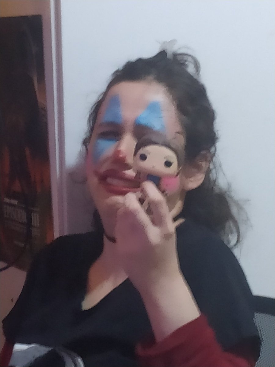 nandasferBR's tweet image. Segue a sequência de fotos da PALHAÇA da @Mandy_R0cks chorando porque Tomb Raider não apareceu no Summer Game Fest: