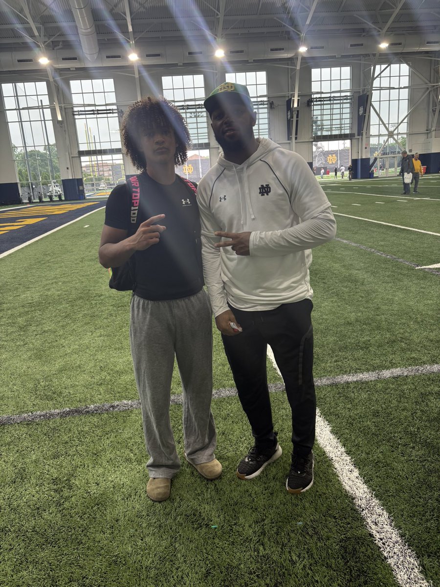 Thank you <a href="/NDFootball/">Notre Dame Football</a> for such a great camp! <a href="/Dom_Spalding/">Coach Dom Spalding</a> <a href="/Im_MikeB/">Mike Brown</a> <a href="/LORNElite400_WA/">LanceO's Recruiting Network Elite400</a> <a href="/CoachCamWeeks/">Coach Cam</a>

#Goldrish🍀