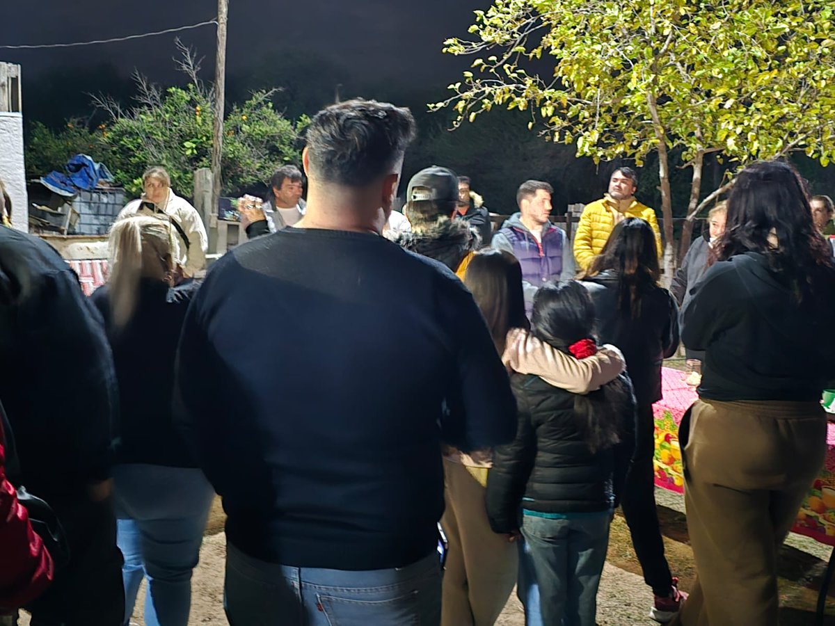 Gracias 🫂 <a href="/jeroquintela/">Jerónimo Quintela</a> por el reconocimiento a una gestión Q hoy es realidad allá bien lejos dónde hay una necesidad se actúa con el corazón ❤️ iluminación igualdad inclusión derechos paraje Trampa del Tigre zona este <a href="/QuintelaRicardo/">Ricardo Quintela</a> conduce Mi Rioja Querida Tierra Federal