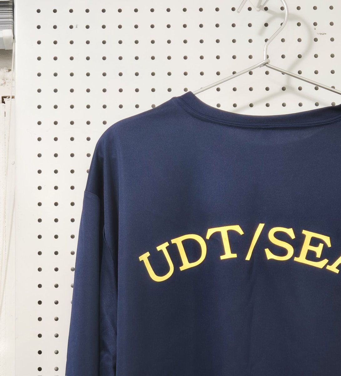 럭키- 이스케이프 오픈 완료 ❕️

곳곳에 숨겨진 실버태그를 확인해 주세요.
22년 생방송 이벤트로 덱스에게 받은 유디티 춘추복도 전시되어 있습니다.

키링 가챠도 있으니 충분히 즐겨주세요 💟

#덱스 #LUCKY_ESCAPE #덱스생일카페