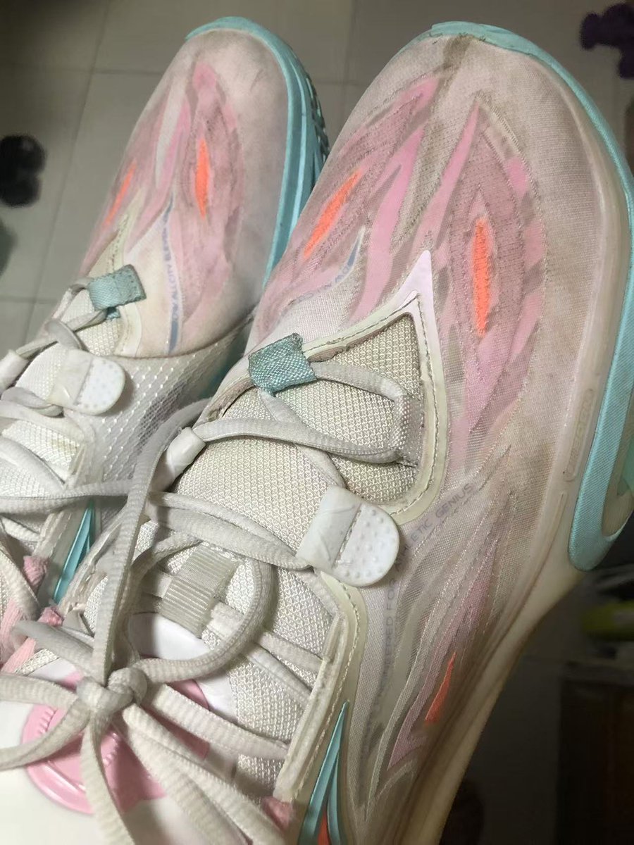 两个月干废一双鞋 别说洗了 碰都不想碰🤣