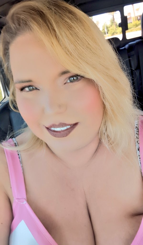 Soo starting my Tour schedule June thru July  up on my website..

August is in works driving across country again!

June  Boston 17-20
Reno 27-30 Rodeo 👍

July 🚙
San Diego 17-21 Opening Day Delmar Racetrack 🌷

New Stops🛑 
 Tuscon AZ 7/25-27
El Paso TX 27-30
Austin TX 30-1