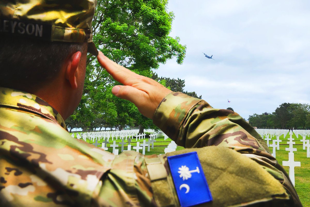 SCSG1670's tweet photo. The South Carolina State Guard today pays tribute to the brave Allied forces who fought and gave their lives on the Normandy shores as the liberation of Europe began in 1944. #SCSG  #trainedandready https://t.co/j0xm4zy5KV