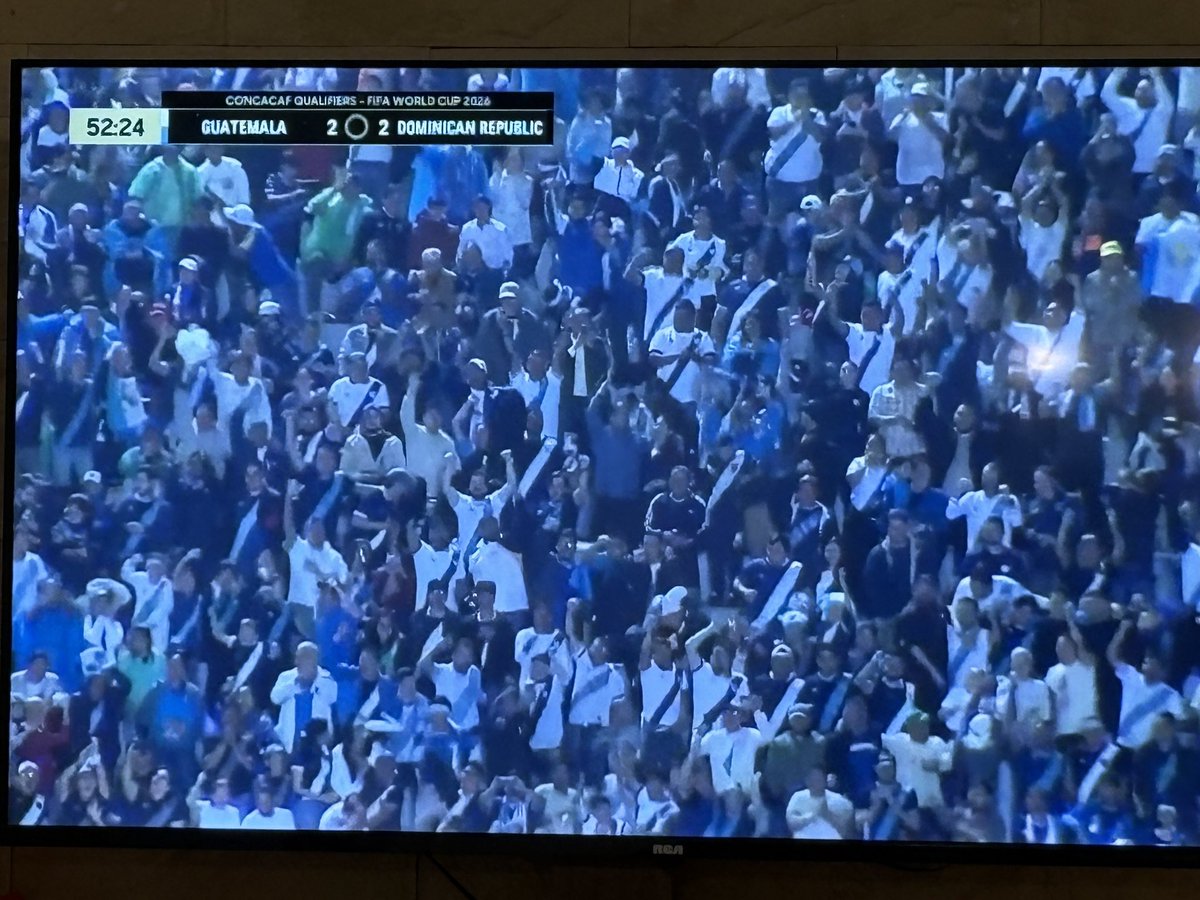 escenario100's tweet photo. 53” | Gol de Samayoa.  
#Guatemala 2-2 #RepublicaDominicana https://t.co/wryFC2AItg