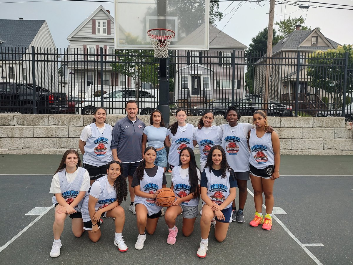 Thanks to <a href="/MayorKeefeJr/">Mayor Patrick Keefe Jr.</a> for stopping by <a href="/ReverePAL/">ReverePAL</a> 14th Annual Safe Summer Tip Off <a href="/coachjet25/">David M. Leary</a> <a href="/reverepolice/">Revere Police</a>
