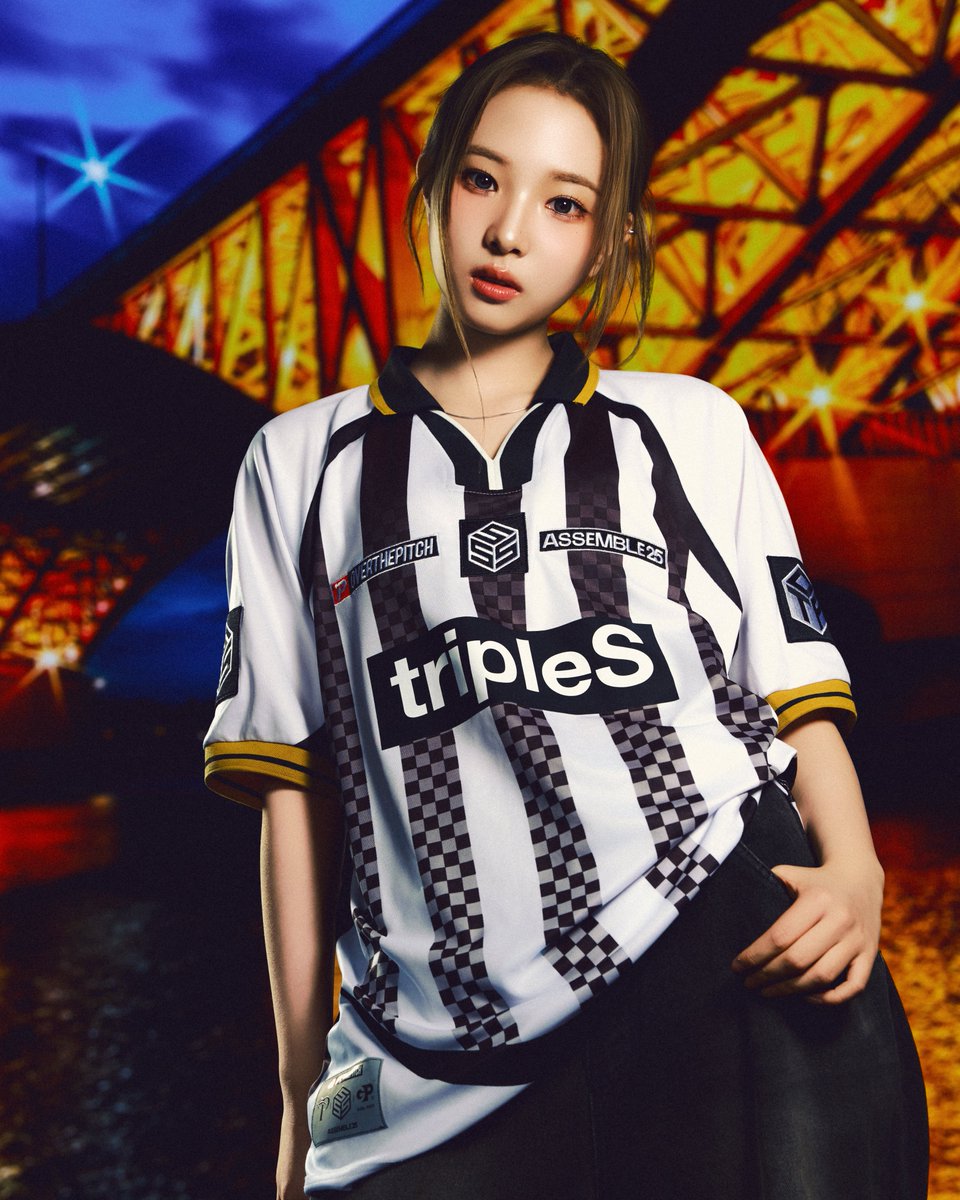 goalpost_asia's tweet photo. #overThePitch x #tripleS : 한국의 축구 기반 스트릿웨어 브랜드 오버더피치와, 서울 배경 세계관 걸그룹 tripleS가 함께 TEAM SSS ASSEMBLE 25 컬렉션을 발매합니다. 25년 6월 10일(화)부터 KREAM을 통해 온라인 단독 발매되며, 자세한 정보는 추후 공식 채널에서 확인 가능합니다

@triplescosmos https://t.co/KbJ9tMKaXj