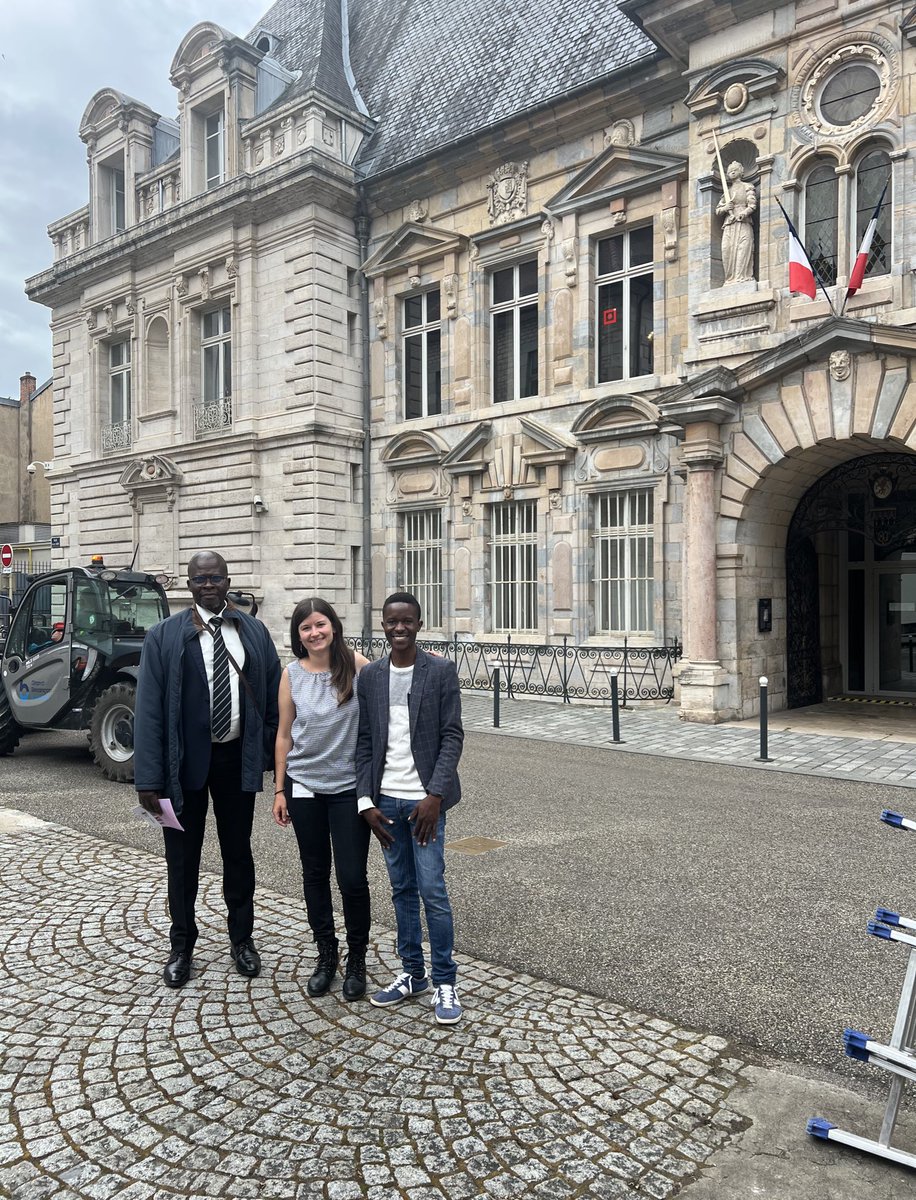 A heartfelt thank you to the #UgandanEmbassyInFrance for their invaluable support during the Week-end de l’Interculturalité in #Besançon. 🇺🇬🇫🇷
Your presence &amp; encouragement mean a lot as we work together to promote very strong bilateral relations btn 🇫🇷 &amp; 🇺🇬