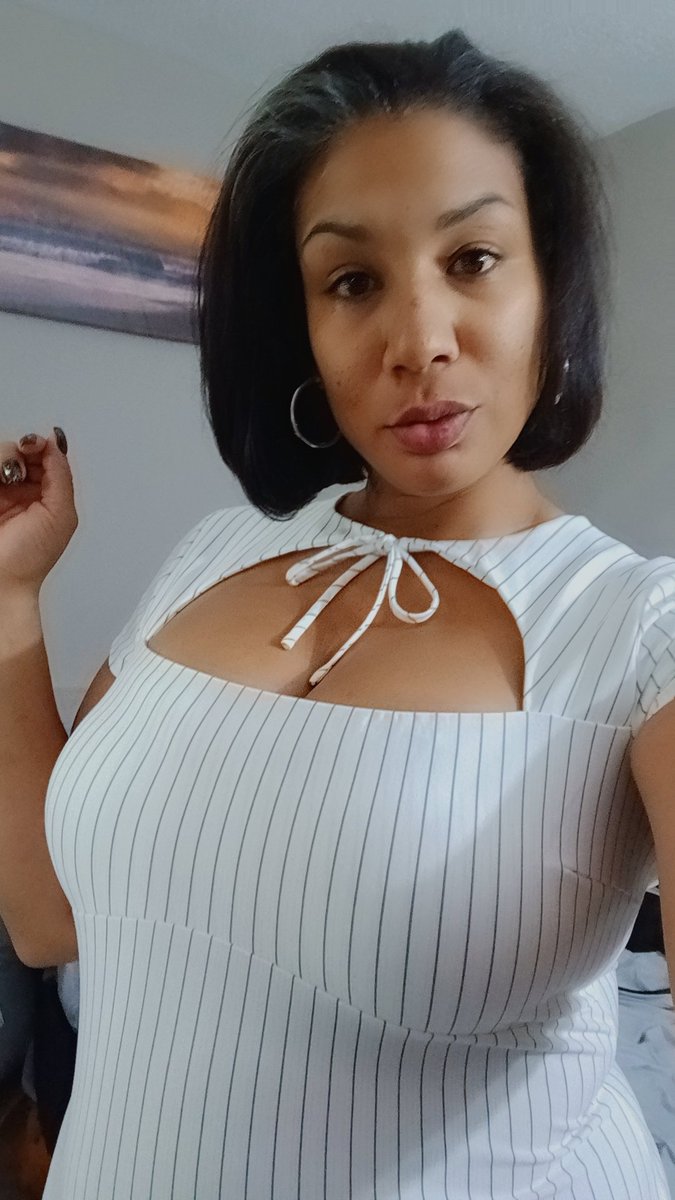 JulyssaJoy's tweet photo. #TGIF 😘 https://t.co/6HjVbJ2Z62
