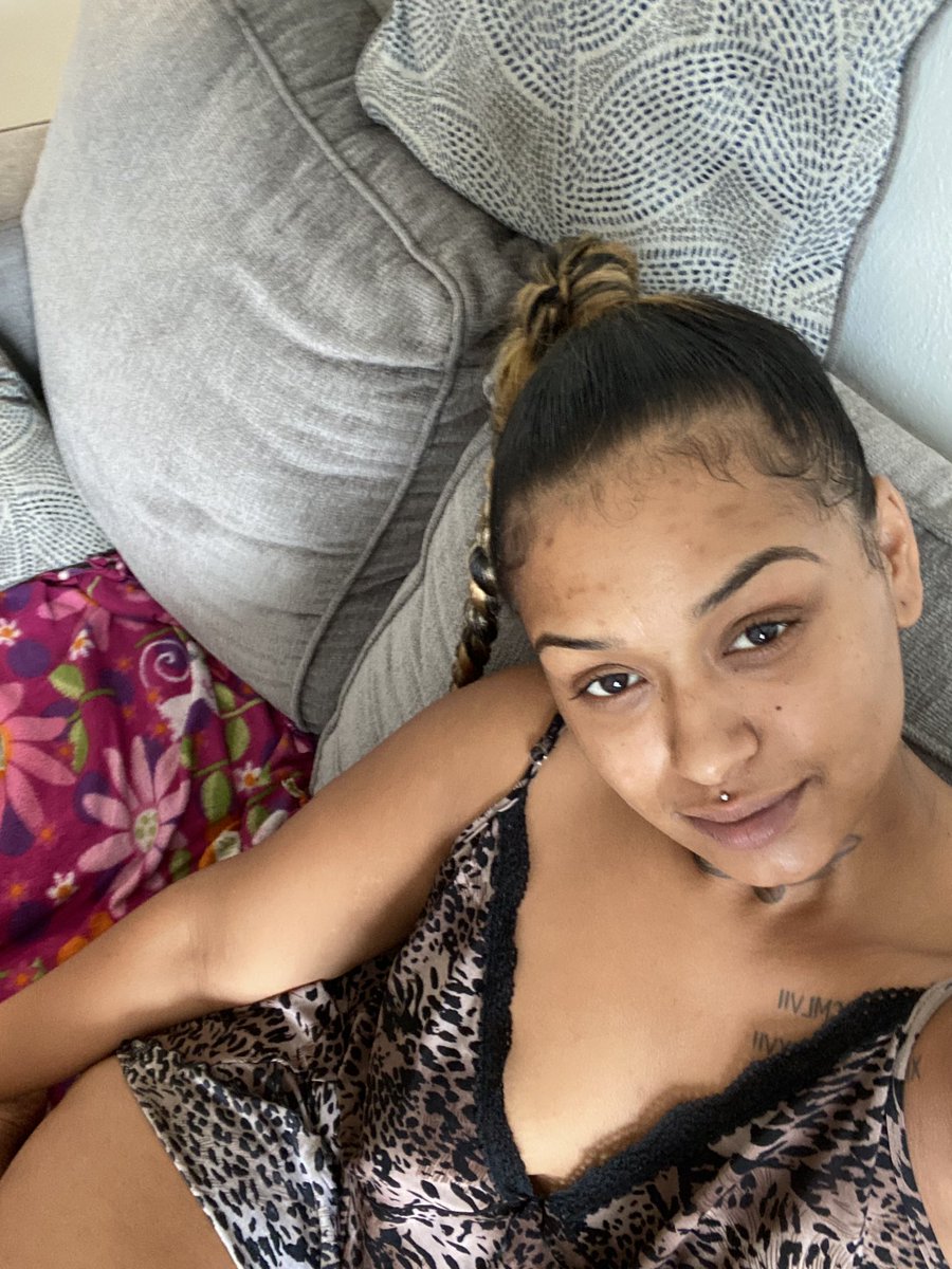 hellapaidhoney's tweet photo. You so pretty w yo pretty ass🤓🥰 https://t.co/RIJcawazqu
