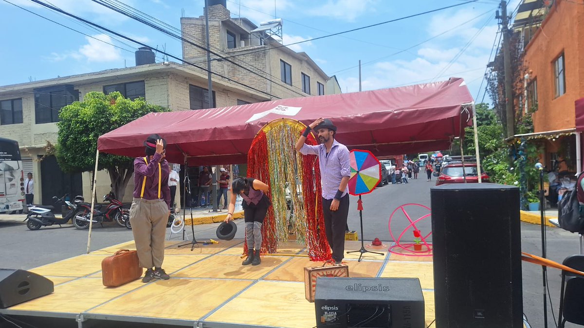 Secretaría de Cultura de la Ciudad de México (@culturaciudadmx) on Twitter photo 🏡✨ El #FestivalGobiernoCasaxCasa se vivió con fuerza en la Colonia del Mar de la alcaldía Tláhuac.
Una jornada llena de servicios, cultura y bienestar llegó directamente a la comunidad gracias al trabajo conjunto de distintas dependencias del <a href="/GobCDMX/">Gobierno de la Ciudad de México</a>.
La Brigada de la 🏡✨ El #FestivalGobiernoCasaxCasa se vivió con fuerza en la Colonia del Mar de la alcaldía Tláhuac.
Una jornada llena de servicios, cultura y bienestar llegó directamente a la comunidad gracias al trabajo conjunto de distintas dependencias del <a href="/GobCDMX/">Gobierno de la Ciudad de México</a>.
La Brigada de la