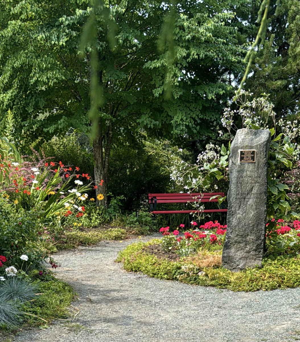Gardens_BC's tweet photo. The 26th annual Arts in the Garden is coming soon to Vancouver's North Shore! 🌿

10 stunning garden locations - 28 visual artists - 40 musicians and performers 🎶

June 14-15th. Tickets:  https://t.co/l3tQVa0Onz

📸 Loutet Park - Gerry’s Garden
 @ Garden_therapy

#GardensBC https://t.co/9J3QNGptmT