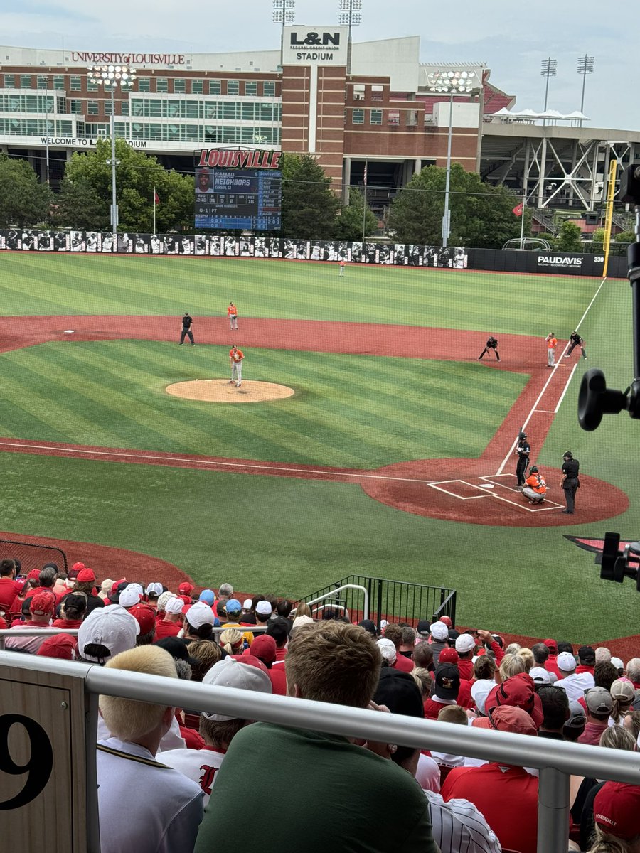 502lance's tweet image. What a terrific scene at Jim Patterson today - I’d forgotten how electric the environment is for Super Regionals. One win away from another CWS! @LouisvilleBSB