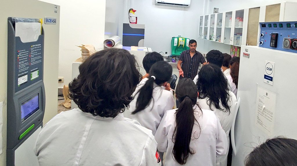 🔬 Hoy recibimos a un grupo de estudiantes de la <a href="/UTecnicaAmbato/">Universidad Técnica de Ambato</a> en el CIBE como parte de su visita académica.
Exploraron nuestros laboratorios y conocieron de cerca los proyectos en biotecnología que desarrollamos desde <a href="/espol/">ESPOL</a> 👩‍🔬👨‍🔬

#Biotecnología