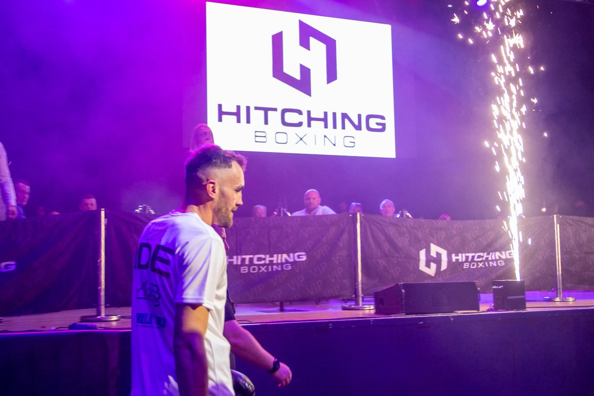 Hitching Boxing. tweet media