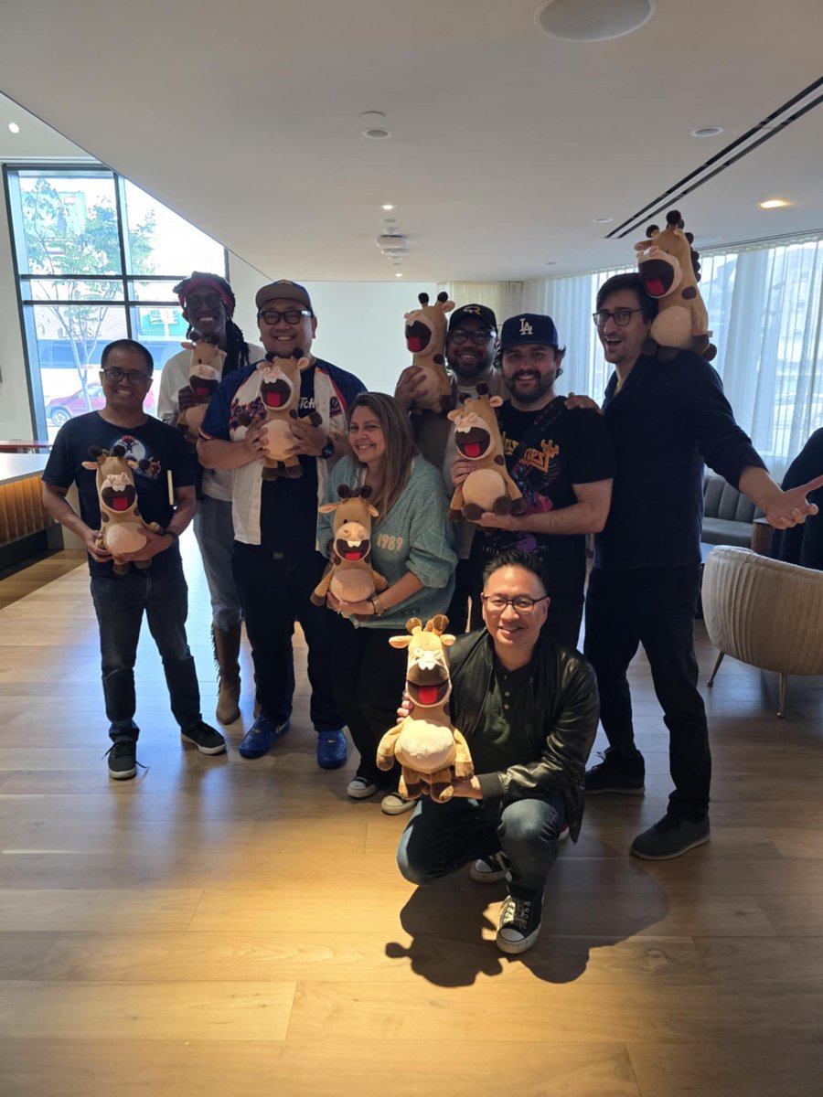 RussMilheim's tweet image. Thanks to @netflix and @moviemarshall for inviting us out to a special preview of the upcoming #Netflix animated film In Your Dreams yesterday!
The event was a blast & I even got to meet Craig Robinson, the man behind Baloney Tony (a stuffed animal in the film).
#InYourDreams