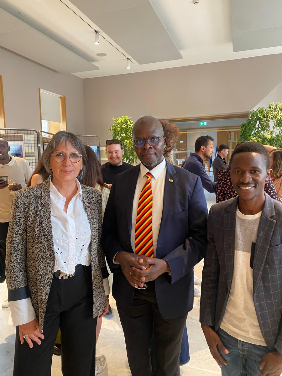 As part of the Week-end de l’Interculturalité in #Besançon, the envoy from the #UgandanEmbassyInFrance meets with the Mayor of the City of Besançon during the official inauguration.
A meaningful exchange highlighting diplomacy, mutual respect, Bilateral Relations btn 🇫🇷 &amp; 🇺🇬