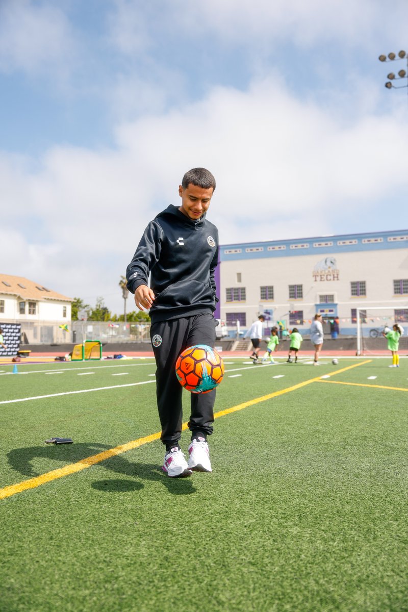 The next generation got game. 

Big love to <a href="/MyYuteSoccer/">My Yute Soccer</a> for having us out at their summer camp. It's always a good day when we get to kick it with the next generation.

#OaklandFirstAlways