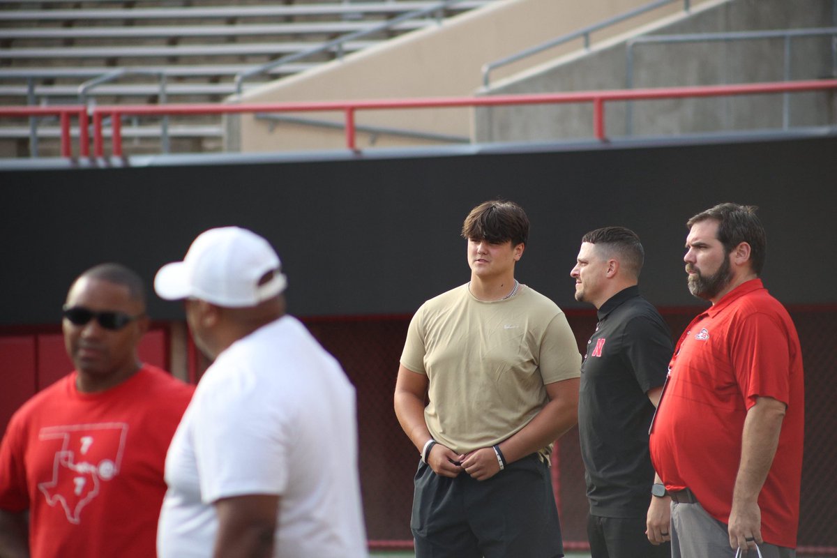 A few official visitors taking in the Battle at the Boneyard action in Memorial Stadium

3⭐️ LB Kasen Thomas
4⭐️ OT Kelvin Obot
4⭐️ EDGE Kamron Wilson 
4⭐️ OT Hayden Ainsworth