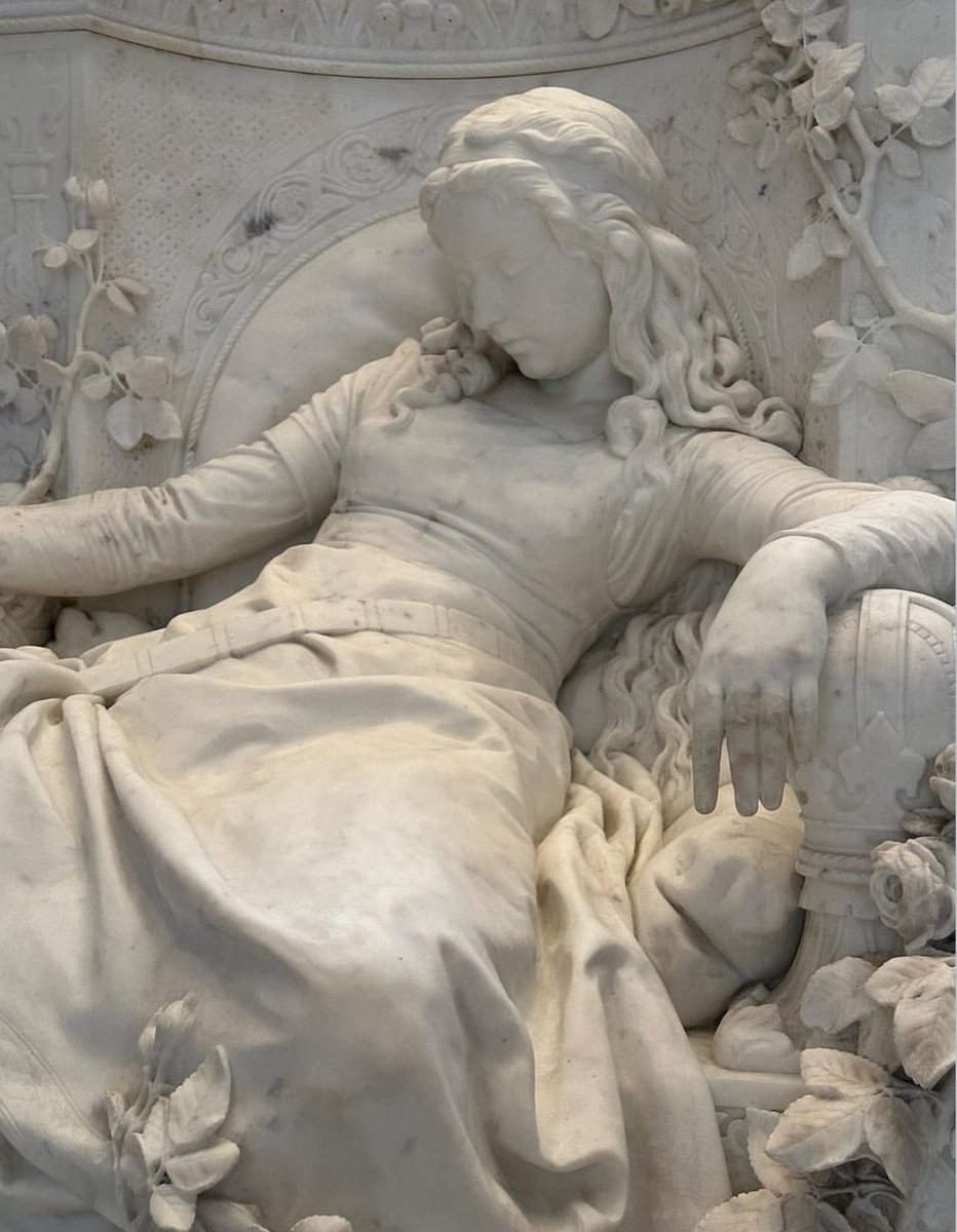 AcademiaAesthe1's tweet image. Sleeping Beauty by German sculptor Louis Sussmann