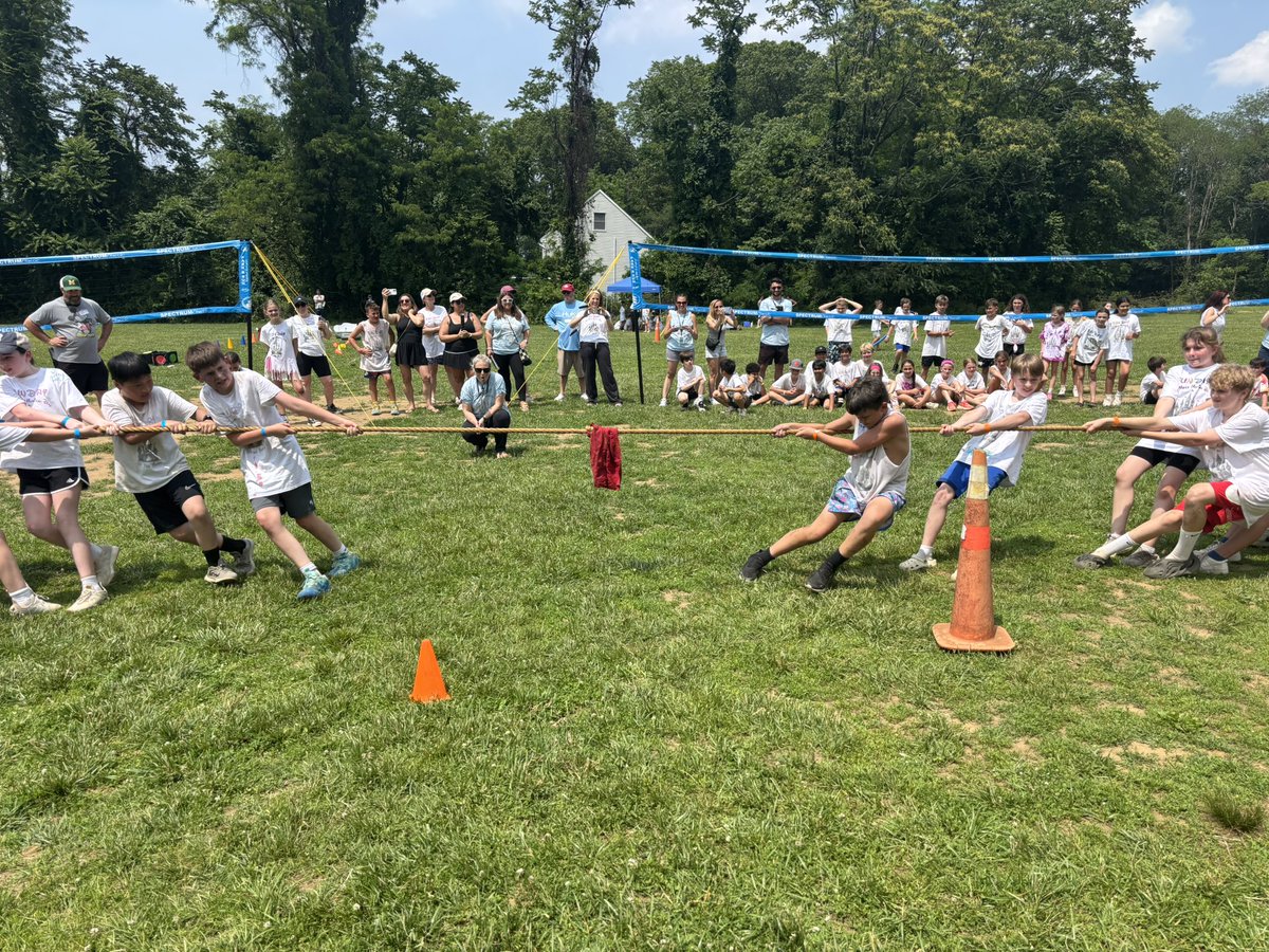 Middletown Village students compete and grow closer together at Fun Day! Thank you Fun Day committee for providing this experience for our students! #MTPSPride #MVSGriffins