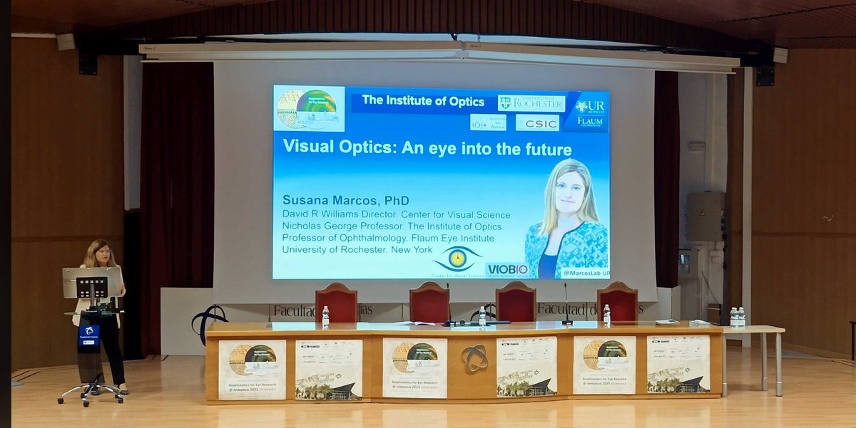🙏 for invitation to deliver keynote lecture at the #BiophotonicsForEyeResearch #BER2025 #ccvisionsedoptica @Sedoptica in #Granada. Talked about #VisualOptics past, present &amp; future @cvsuor @flaumeye <a href="/RochesterOptics/">Institute of Optics</a>