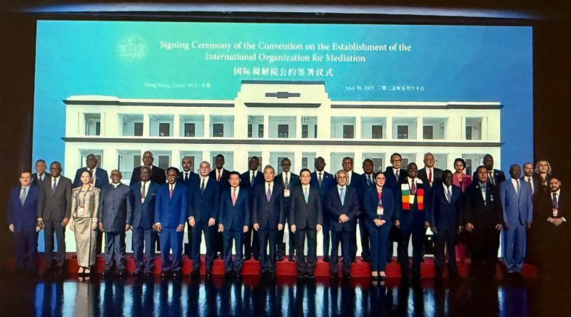 Venezuela está presente en la ceremonia de Organización Internacional para la Mediación.!!

Alrededor de 400 representantes de alto nivel de 85 Países se dieron cita para establecer nuevos acuerdos...

#TupamaroEjemploDeCombate