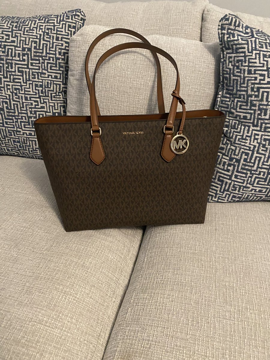 As a servant leader, I give my all and I don’t look for anything in return. As we closed out the 24-25 school year today, a teacher surprised me with this new accessory as she transitions into a new CCS role. My ❤️ is full!