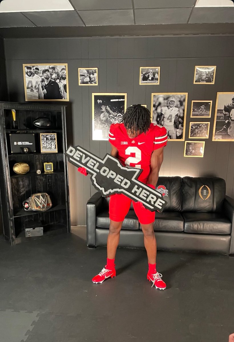Four-Star RB Favour Akih is currently taking an Official visit to Ohio State 🌰👀