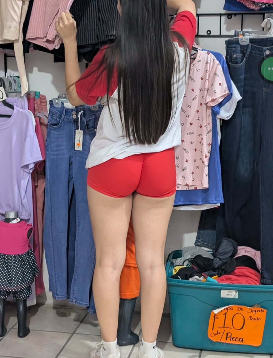 Axel481Cruz's tweet photo. Putita en tienda de ropa https://t.co/hzdRiDLdB3