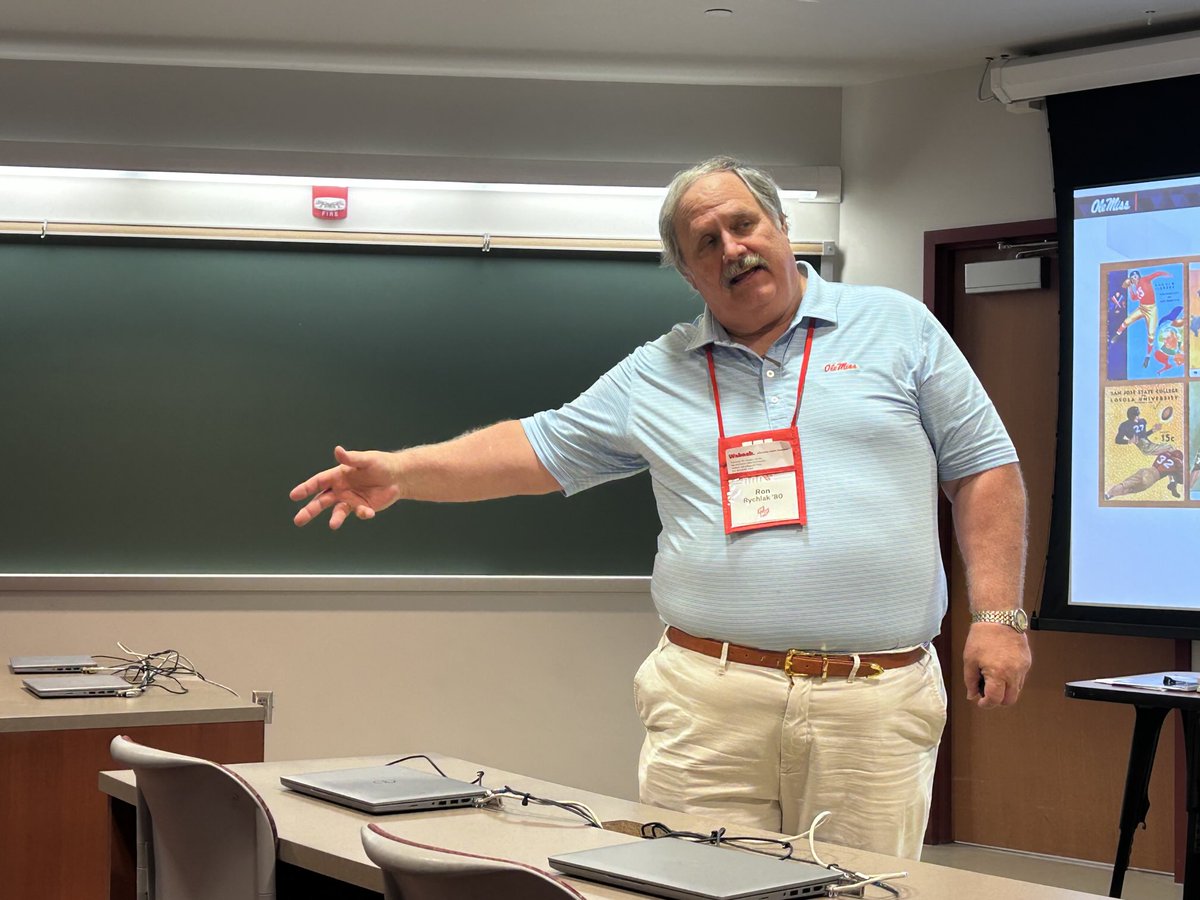 WabashCollege's tweet image. To all the alumni who have returned to campus, welcome home! #BigBash