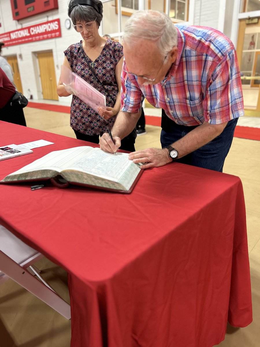 WabashCollege's tweet image. To all the alumni who have returned to campus, welcome home! #BigBash