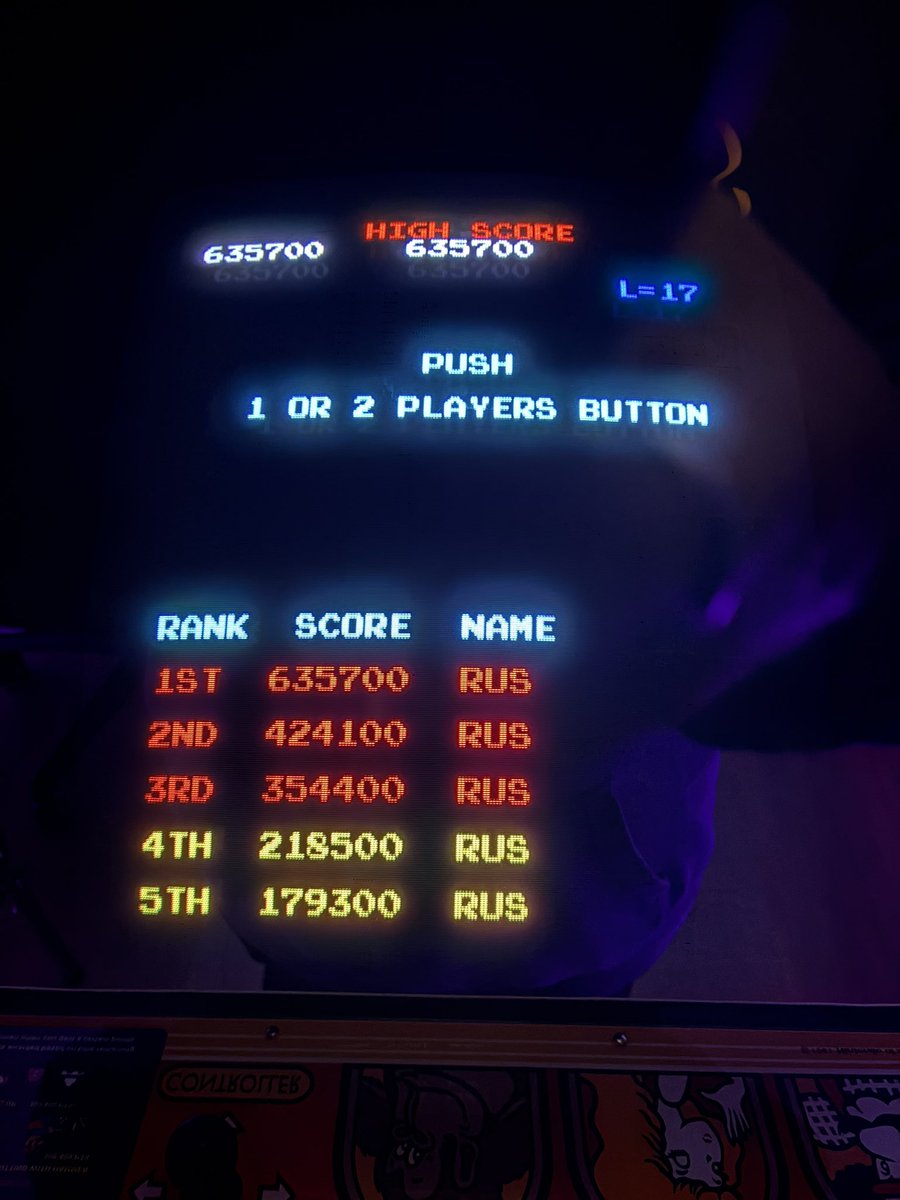 Retro_Russ_'s tweet image. Wow! This #DonkeyKong #arcade cabinet is amazing! 635,700 L17-1 tonight a new personal best! SO pleased with it- thanks @Mr2NuT123 my scores are getting better! #retrogaming