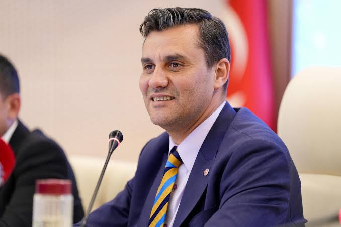 Dualarımız elim bir kaza sonucu hastaneye kaldırılan Manisa Büyükşehir Belediye Başkanımız sayın Ferdi Zeyrek ile birlikte. 

Başkanımıza geçmiş olsun dileklerimizi iletiyor, en kısa sürede sağlığına kavuşarak, aramıza dönmesini temenni ediyoruz.