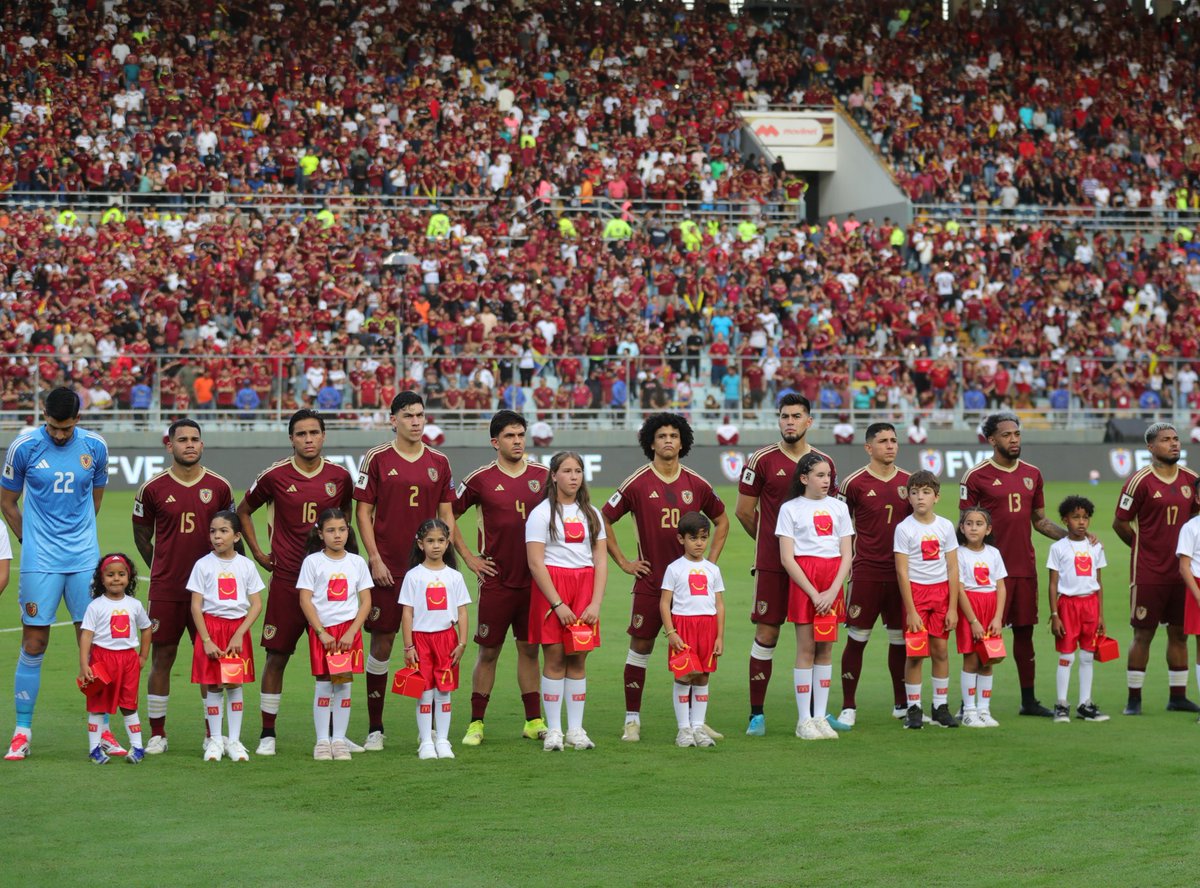 Venezuela hizo de su localía una fortaleza. Venció a Bolivia, quedó en zona de repechaje y tiene chances concretas de sacar boleto directo al Mundial por primera vez en su historia. El equipo de Batista quedó a tres puntos de Uruguay y Colombia. 

Mano tengo más fe que nunca 🇻🇪