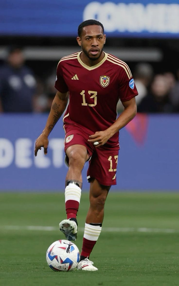 Aún el Brujo sigue corriendo desnudo por Maturin cogiendo cotorros.