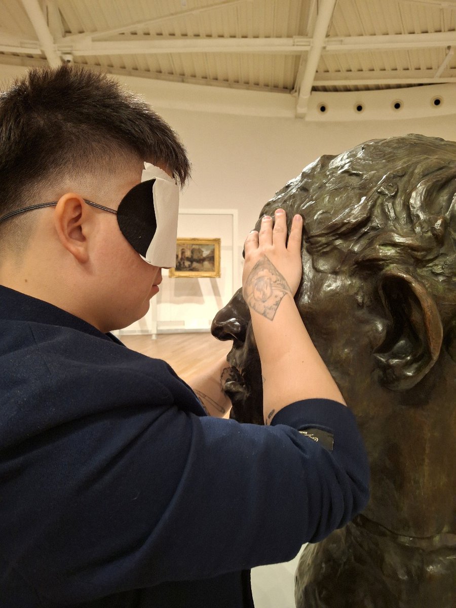 Observar... mirar más allá de la mirada...
#accesibilidadmw #accesibilitymw
<a href="/elmuseosoumaya/">Museo Soumaya</a> + <a href="/museumweek/">ᴍᴜsᴇᴜᴍᴡᴇᴇᴋ 🏛</a>