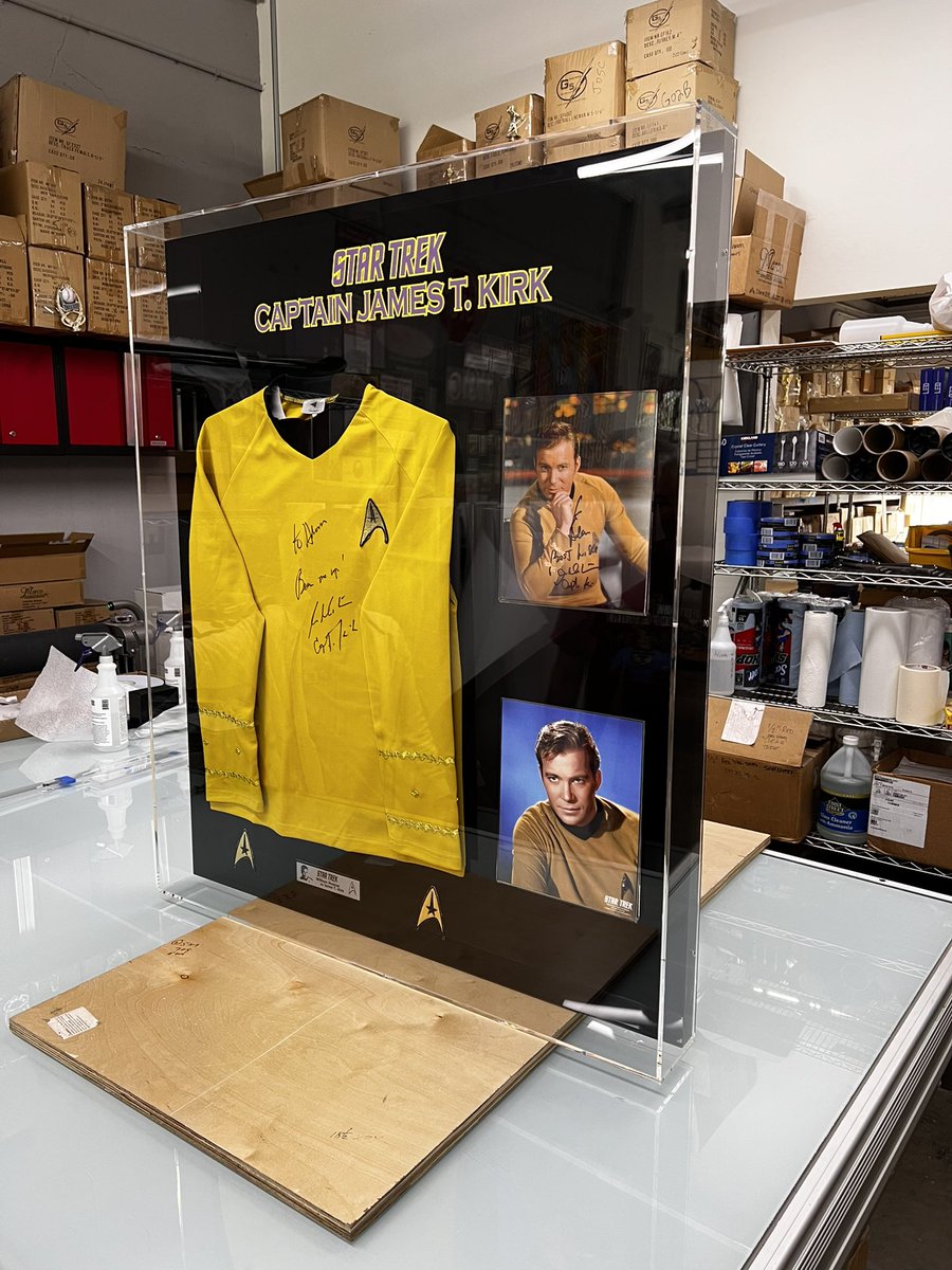 asppil1980's tweet photo. @WilliamShatner @HISTORY Sorry one more post @WilliamShatner because it was always my life long dream to meet you! This is going in my office. You will always be my true Captain, Captain! https://t.co/HMU1FQb9LP
