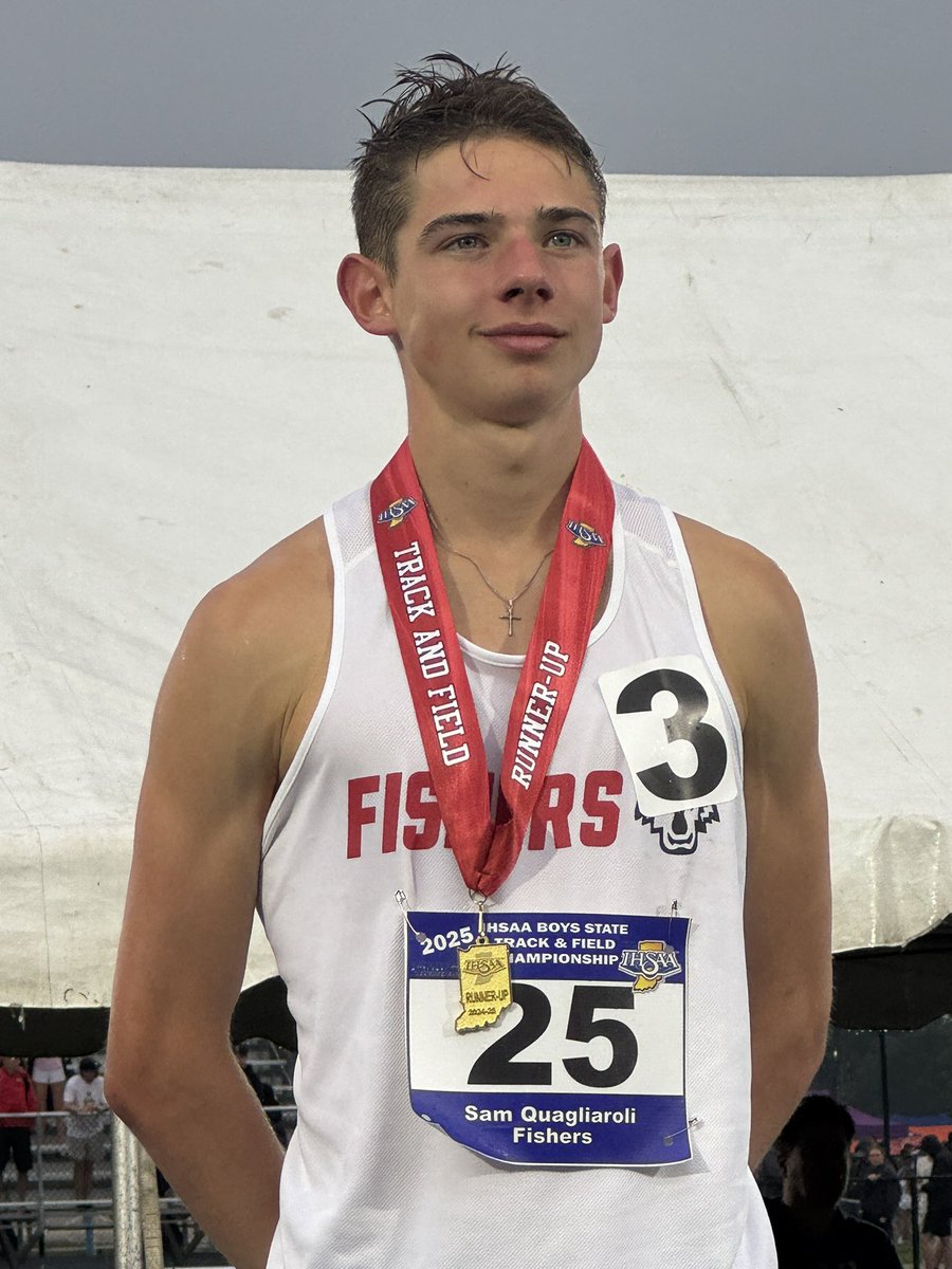 Quagliaroli places 2nd in the 3200 Meters