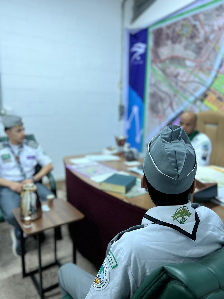 himma_2023's tweet photo. في إطار المتابعة الميدانية والحرص على دعم الجهود الكشفية في خدمة ضيوف الرحمن، قام مشرف نادي همة الكشفي القائد أحمد مسفر الغامدي، يرافقه القائد الكشفي أسامة شيبان الغامدي، بزيارة ميدانية إلى معسكر عرفات، حيث كان في استقبالهم أعضاء النادي المشاركين في خدمة الحجاج https://t.co/EXWvrjTzN3