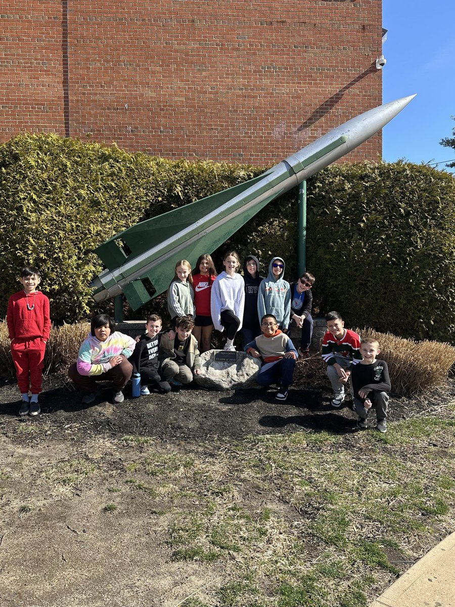 @Techelementary (@mclarkedu) on Twitter photo Lillian 4th Grade Enrichment students travel to <a href="/RaritanHigh/">Raritan High School</a> to work in the Art Room with HS Students on NJ Native Fish #hazletproud <a href="/LillianDriveSch/">Lillian Drive School</a> Lillian 4th Grade Enrichment students travel to <a href="/RaritanHigh/">Raritan High School</a> to work in the Art Room with HS Students on NJ Native Fish #hazletproud <a href="/LillianDriveSch/">Lillian Drive School</a>