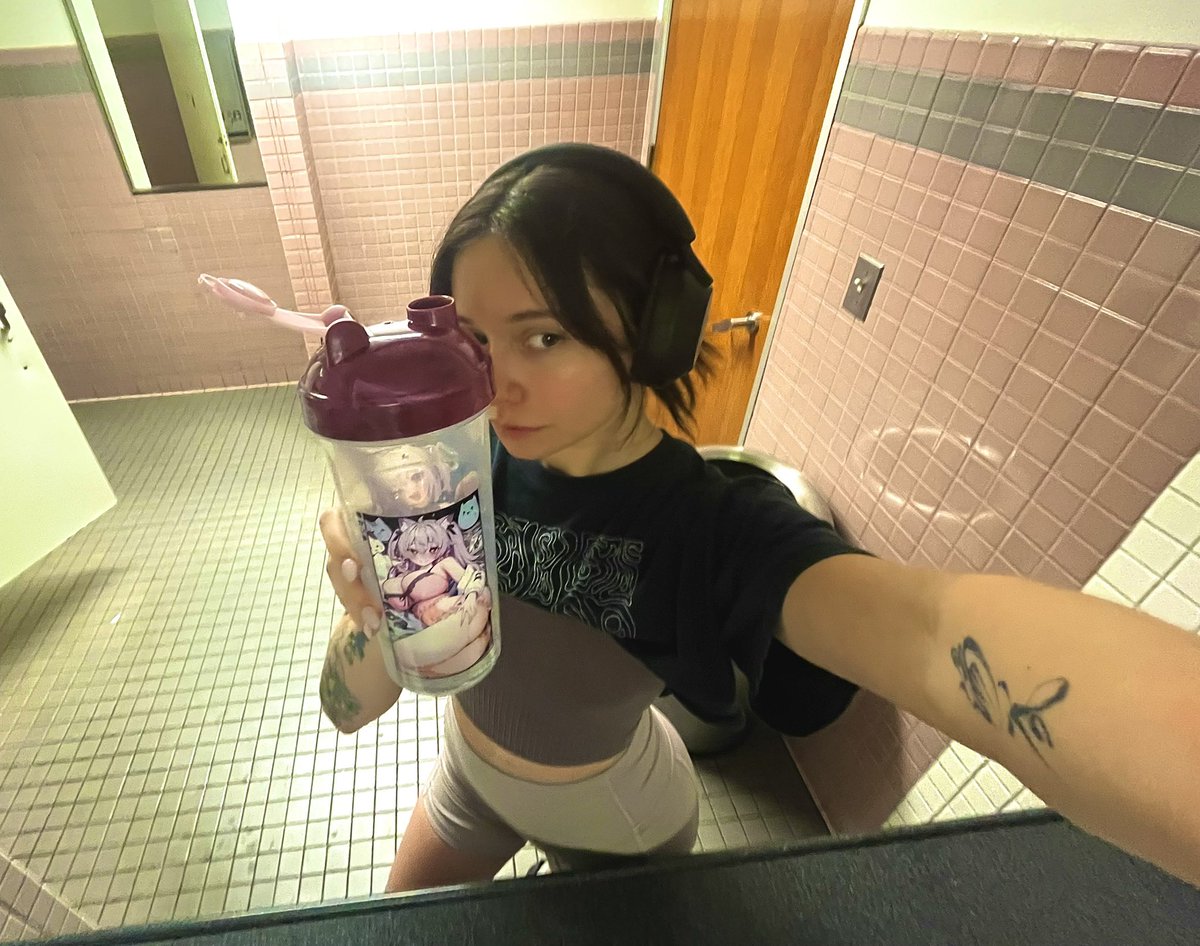 My gooner cup and I thank you for the love 🖤