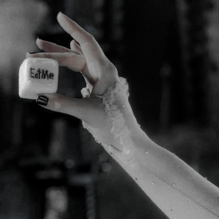 PORCELA1NDOLLZ's tweet image. 𝓨ou  have  𝙖𝙡𝙡  the  𝙬𝙚𝙖𝙥𝙤𝙣𝙨    
you  𝙣𝙚𝙚𝙙.   Now   𝙛𝙞𝙜𝙝𝙩.