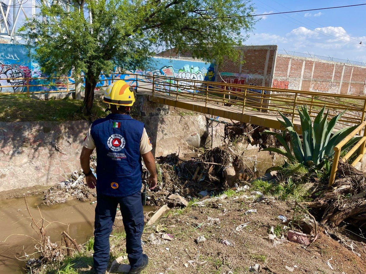 ¿𝗔𝗺𝗶𝗴@𝘀 𝘀𝗲 𝗶𝗺𝗮𝗴𝗶𝗻𝗮𝗻 𝟮𝟬𝟯 𝘁𝗼𝗻𝗲𝗹𝗮𝗱𝗮𝘀 𝗱𝗲 𝗯𝗮𝘀𝘂𝗿𝗮 𝗲𝗻 𝗻𝘂𝗲𝘀𝘁𝗿𝗼𝘀 𝗿𝗶́𝗼𝘀, 𝗮𝗿𝗿𝗼𝘆𝗼𝘀 𝘆 𝗰𝗮𝗹𝗹𝗲𝘀? 🗑️🌊

Gracias al trabajo preventivo de todo el equipo del SIAP, SAPAL, Obra Pública y Protección Civil, previo a esta temporada de